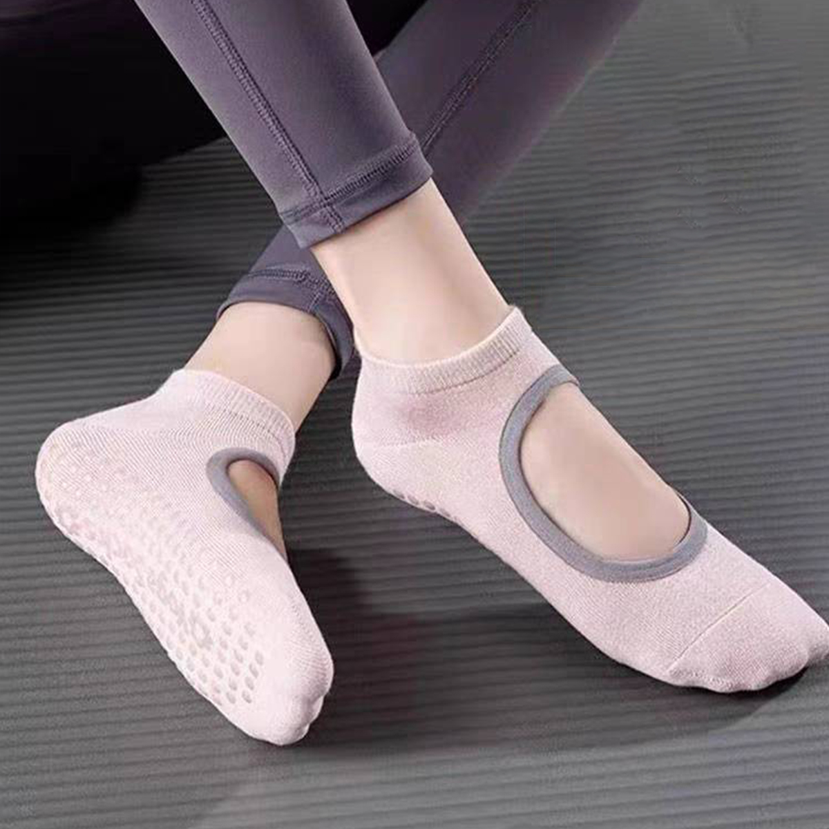 Non-Slip Yoga Socks for Women  – обзор и цена Yoga & Fitness Center